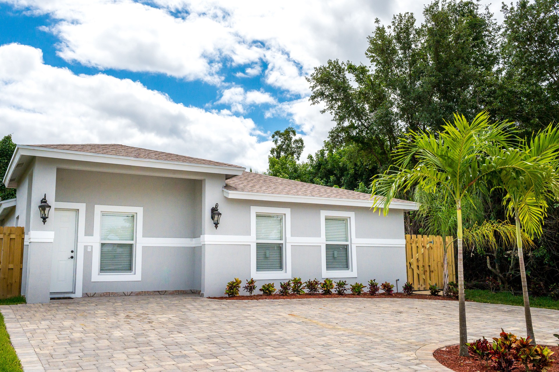 Well kept single story single family detached house